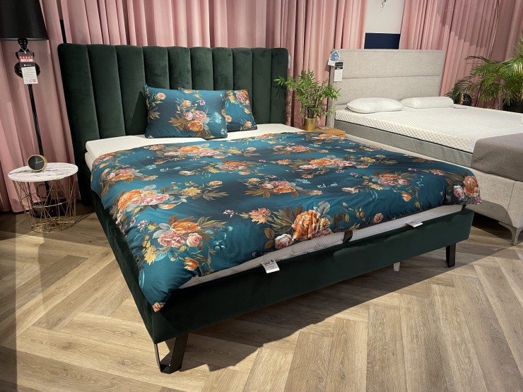 Łóżko 81240 tapicerowane M&K Foam