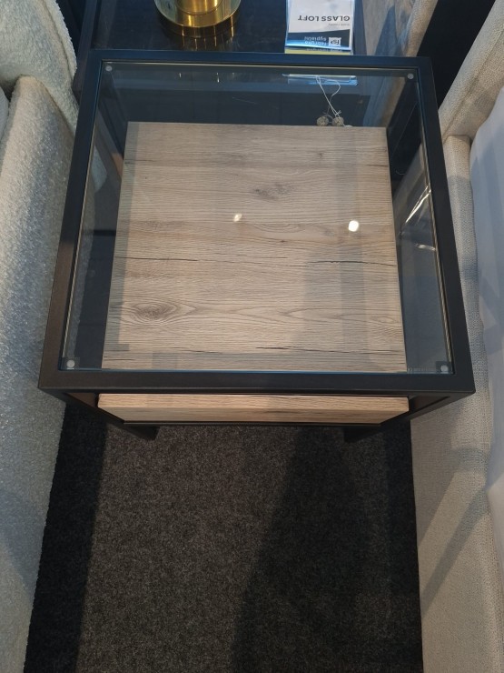 Stolik nocny Glass Loft z ekspozycji Łódź 