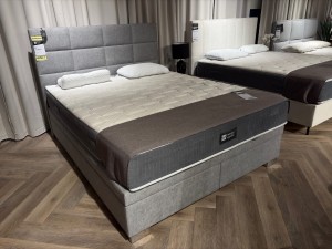 Łóżko DOMO kontynentalne 101 z pojemnikiem 160x200 z ekspozycji Salonu Józefów