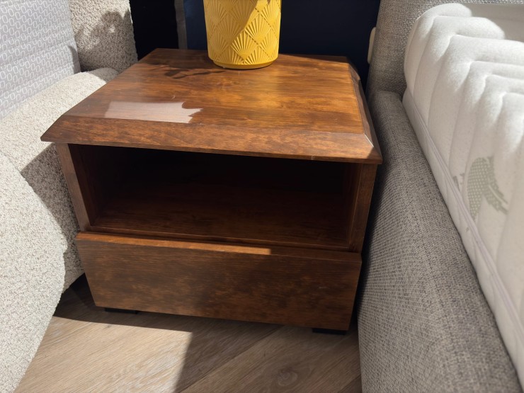 Stolik S-FORM Z PÓŁKĄ z ekspozycji Salonu Józefów