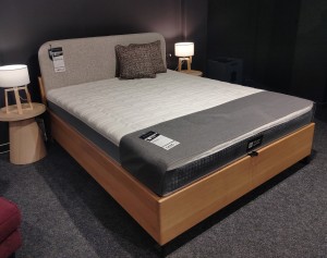 Łóżko Ash Plus z pojemnikiem 160x200 z ekspozycji Salonu Modlińska