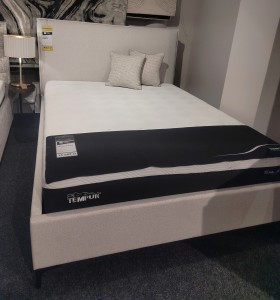Łóżko Bari z pojemnikiem 160x200 z ekspozycji Salonu Modlińska