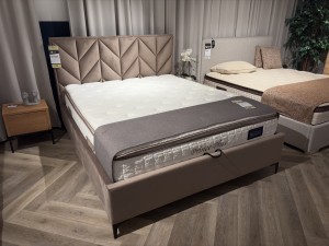 Łóżko DETROIT  z pojemnikiem 160x200 z ekspozycji Salonu Józefów 