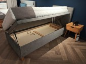 Łóżko kontynentalne DOMO 100  z pojemnikiem 90x200 z ekspozycji Salonu Józefów 