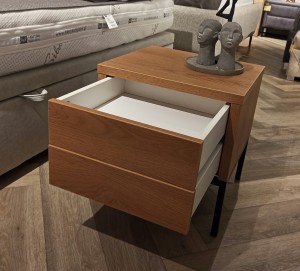 Stolik LOFT KARMEL z ekspozycji Salonu Józefów 